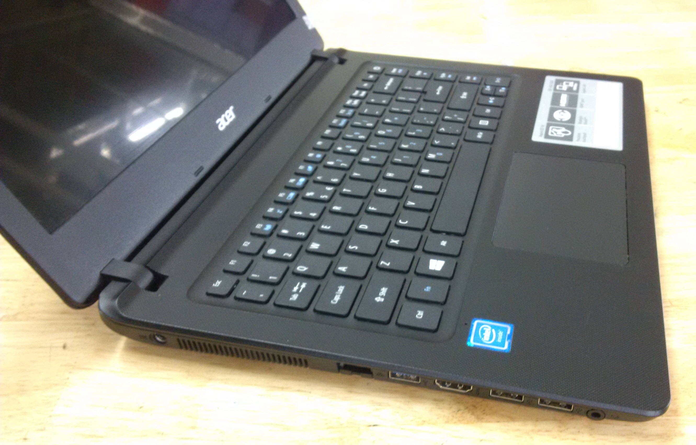 Laptop acer es1-432