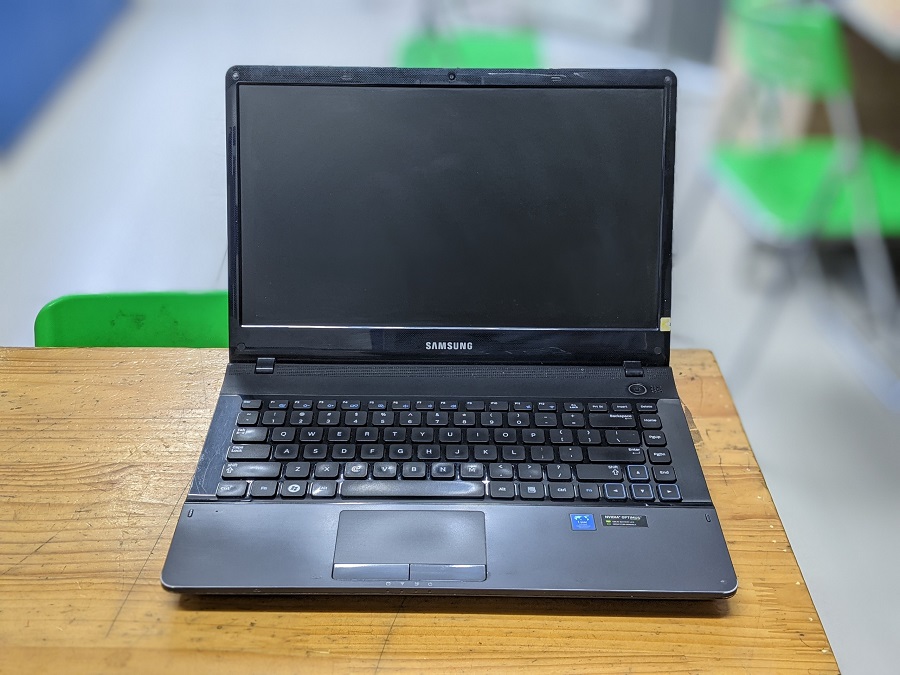 Laptop Samsung 300E4Z