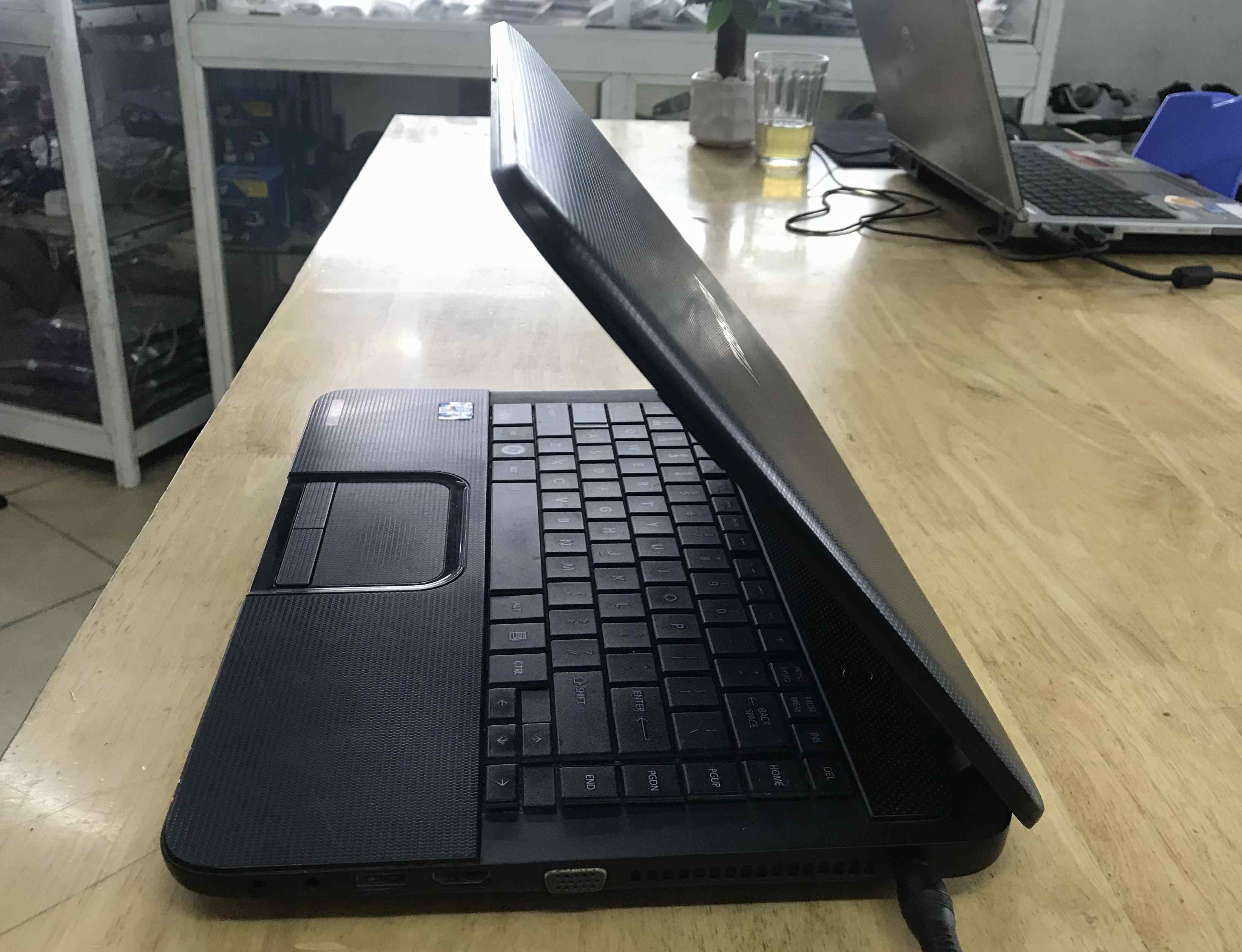 bán laptop cũ toshiba c800 giá rẻ tại hà nội