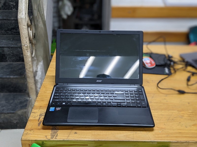 Laptop Acer E1-572 Core i5