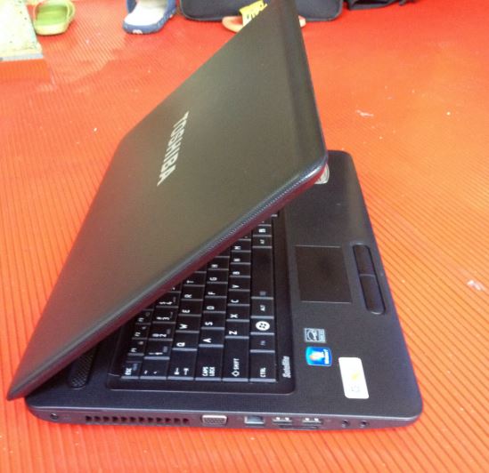 laptop toshiba c675 cũ