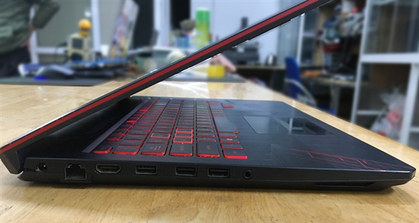 Bán Laptop Asus Tuf Gaming Fx504G Intel Cor I5 Gái Rẻ Tại Hà Nội