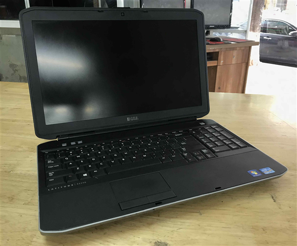 Bán laptop cũ Dell Latitude E5530 Core i7 giá rẻ tại hà nội