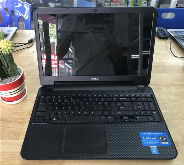 Laptop cũ Dell Inspiron 3537 i7 card rời 2G