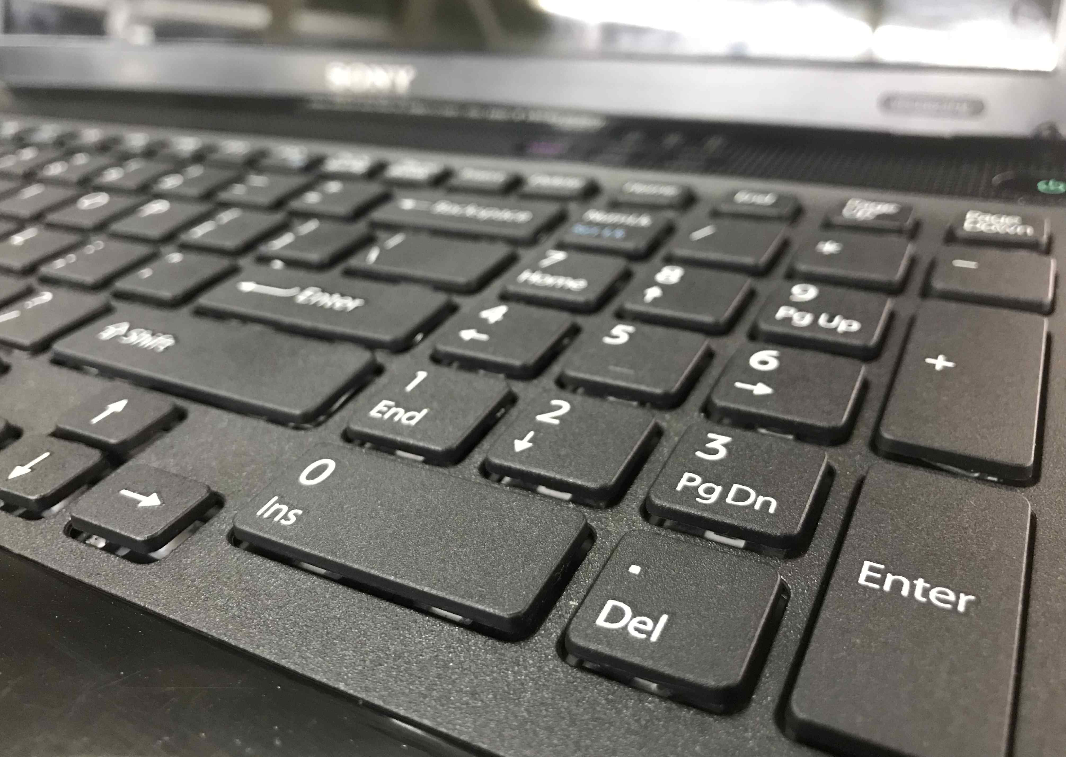 Bán laptop cũ sony vpc-eb màu đen